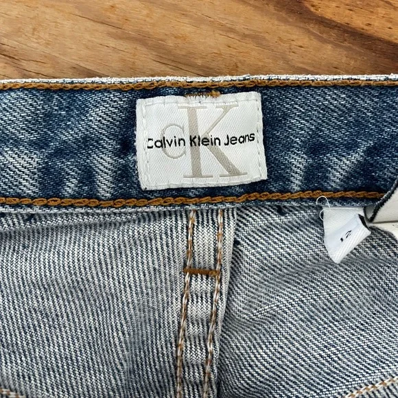 Vtg Calvin Klein Women's High Rise Straight Leg Jeans Mom Denim Medium Wash 12 - Picture 2 of 8